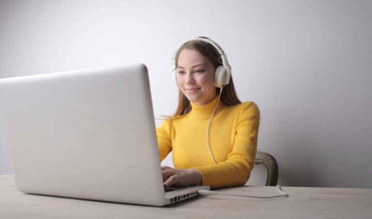 21 Best online transcription jobs for beginners and pros 2022